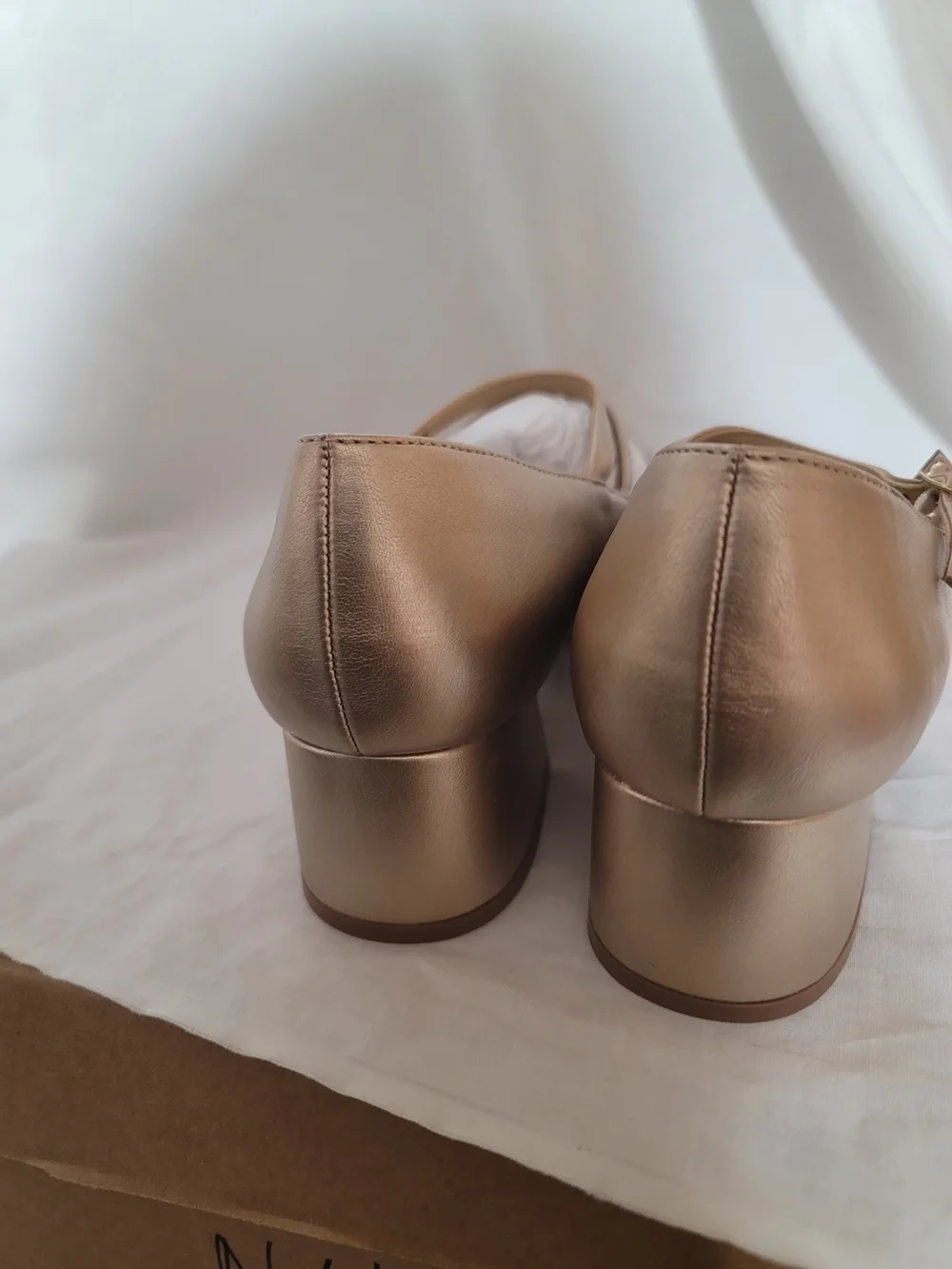 Journee Collection Nally Gold Mary Jane Block Heels Size 8.5M NIB